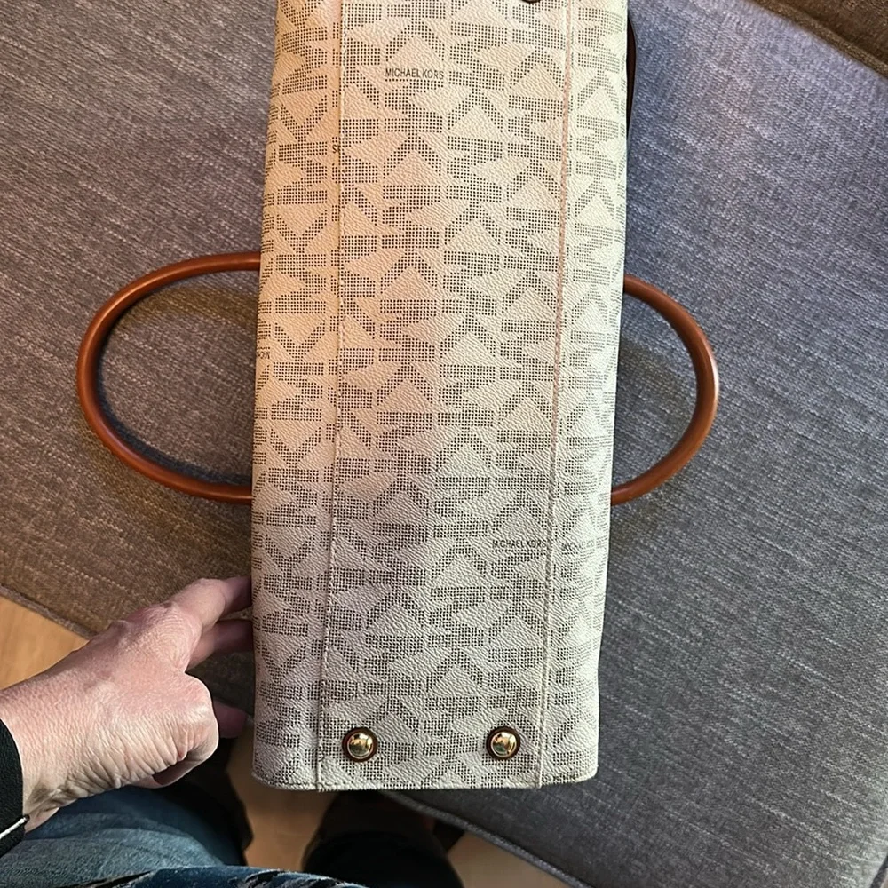 Michael Kors Hamilton tote, like new condition